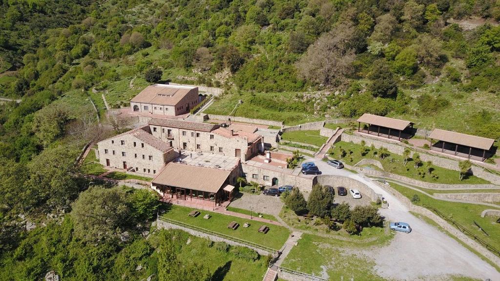 Masseria Rocca Di Gonato Castelbuono  Exteriör bild