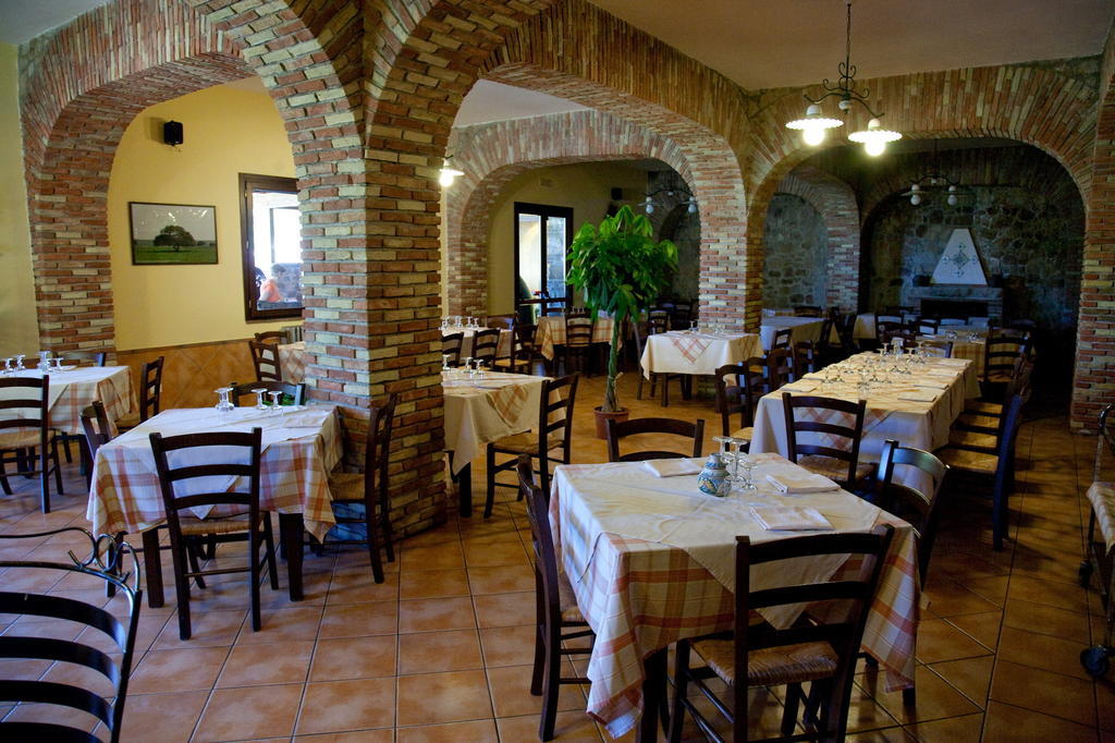 Masseria Rocca Di Gonato Castelbuono  Exteriör bild